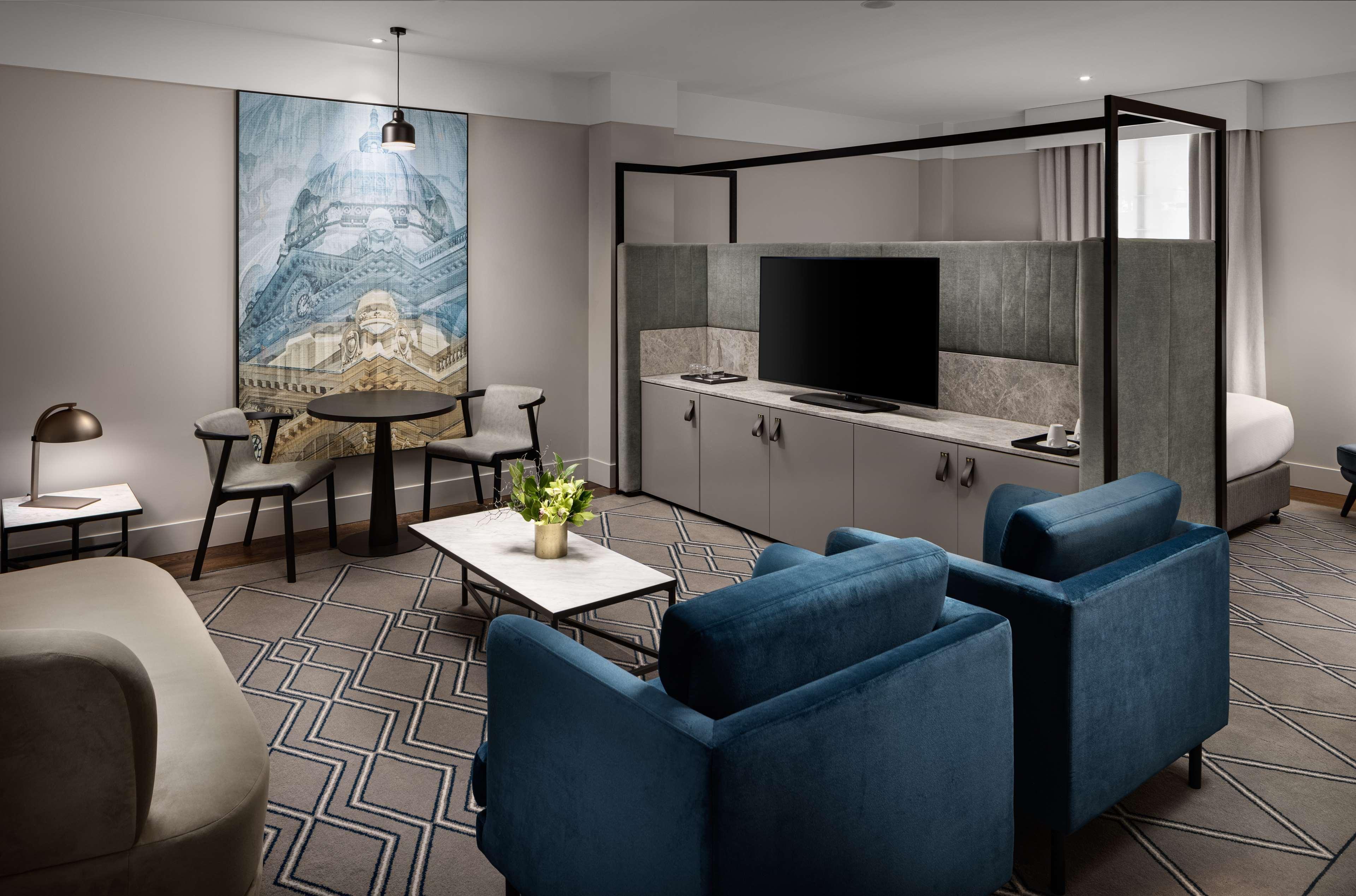 Hilton Melbourne Little Queen Street Екстер'єр фото A suite at the hotel