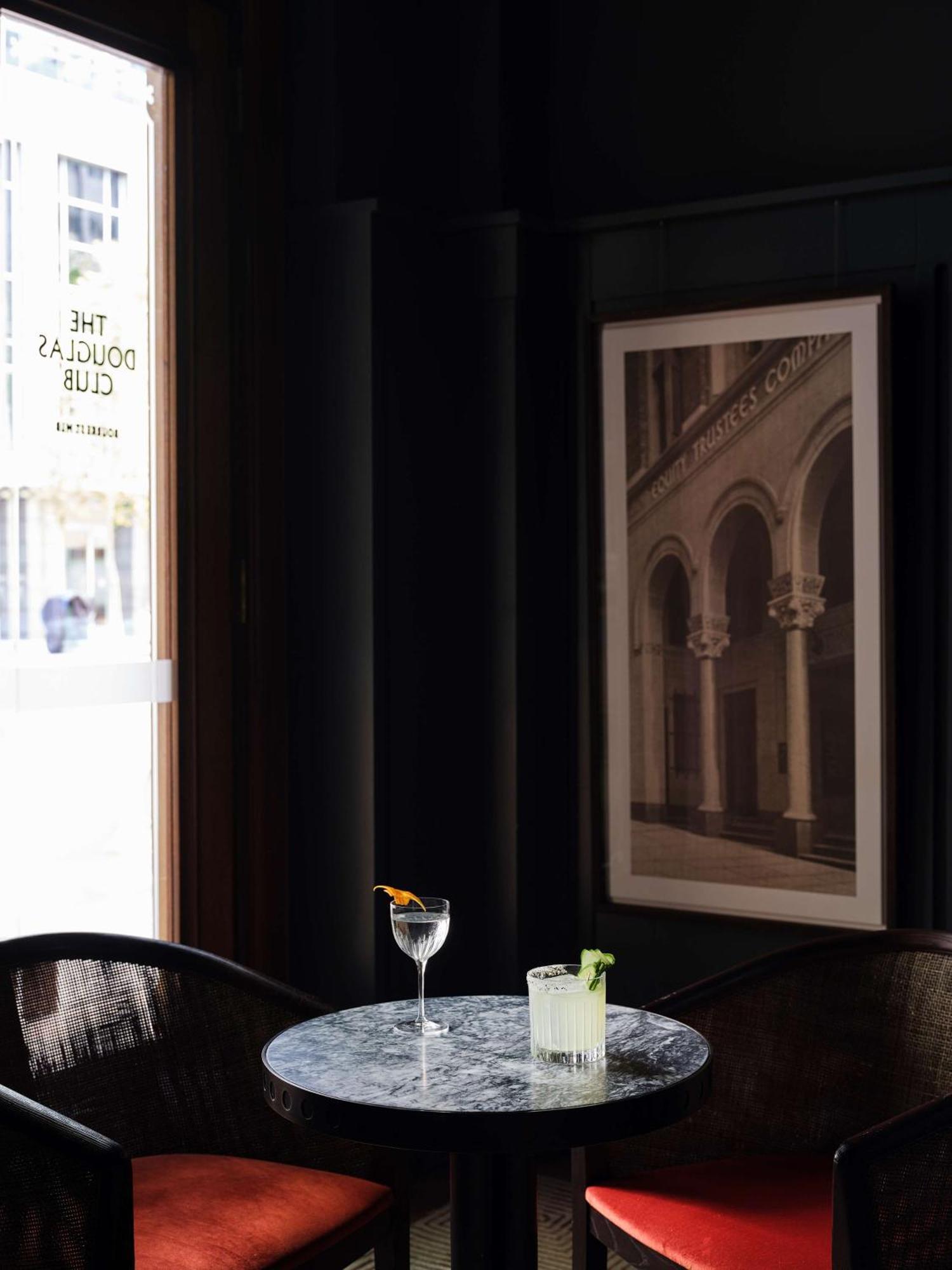Hilton Melbourne Little Queen Street Екстер'єр фото The Lounge at the Hotel