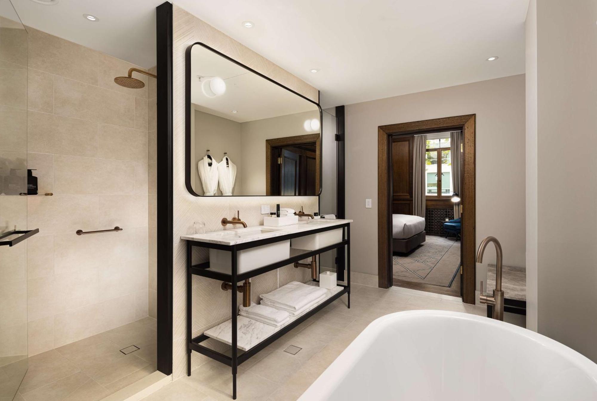 Hilton Melbourne Little Queen Street Екстер'єр фото Bathroom