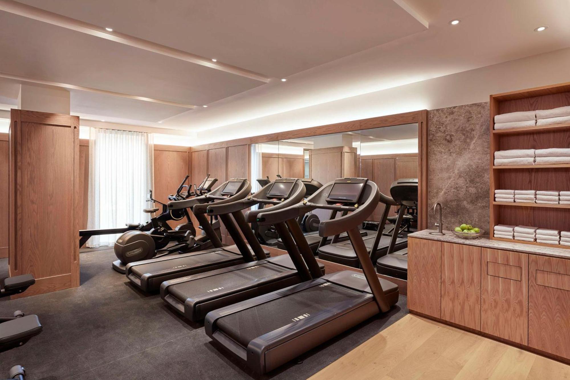Hilton Melbourne Little Queen Street Екстер'єр фото The gym at The Hari